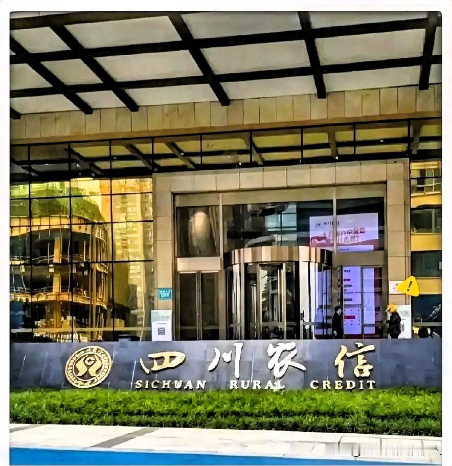 央视名嘴的孩子都咋样了？看完才懂，好教育从不是靠光环堆出来的央视主持人杨帆的孩