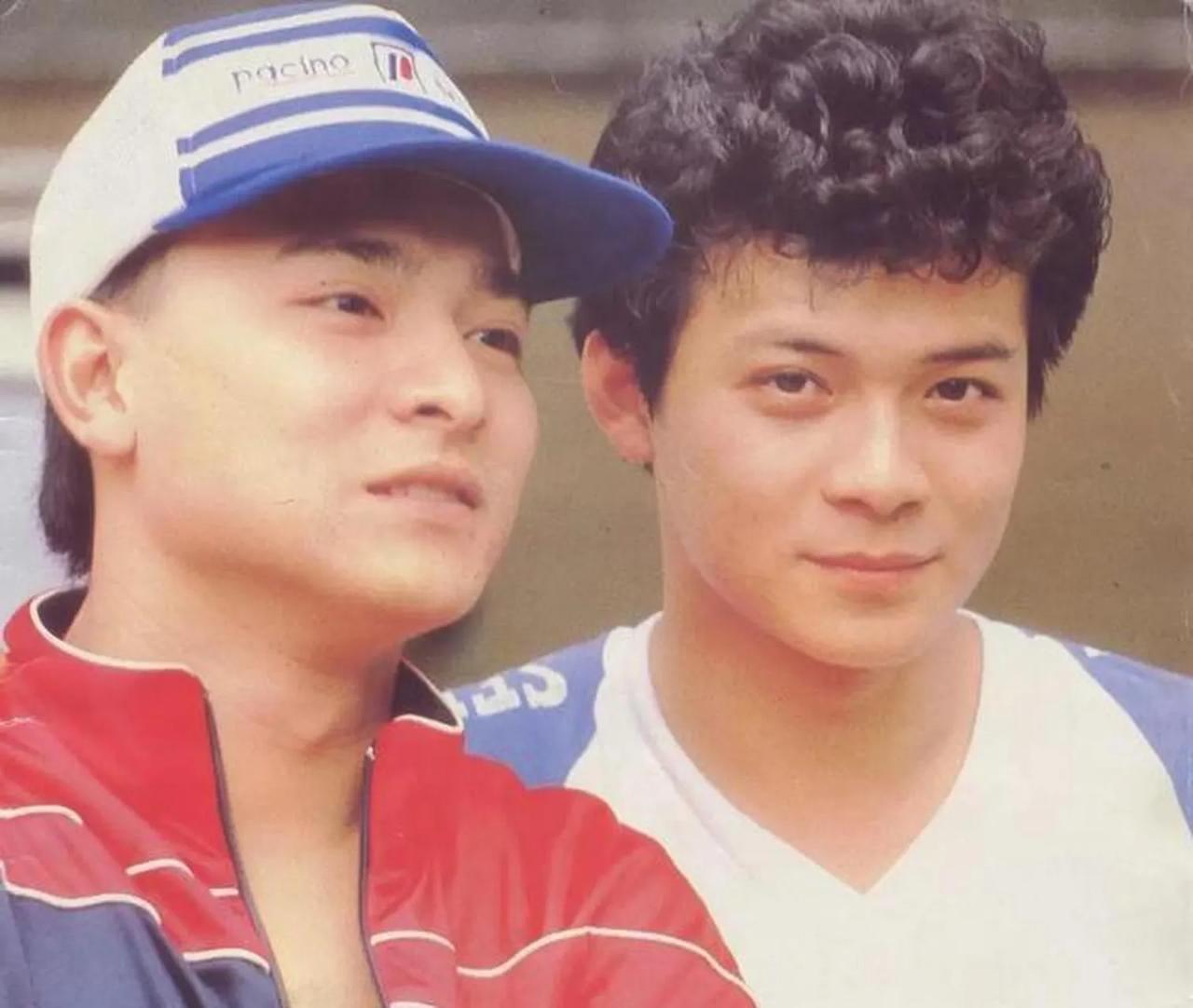 一次，记者问黄日华：“论演技你比刘德华好，论人品你比梁朝伟强，论长相你比苗侨伟帅