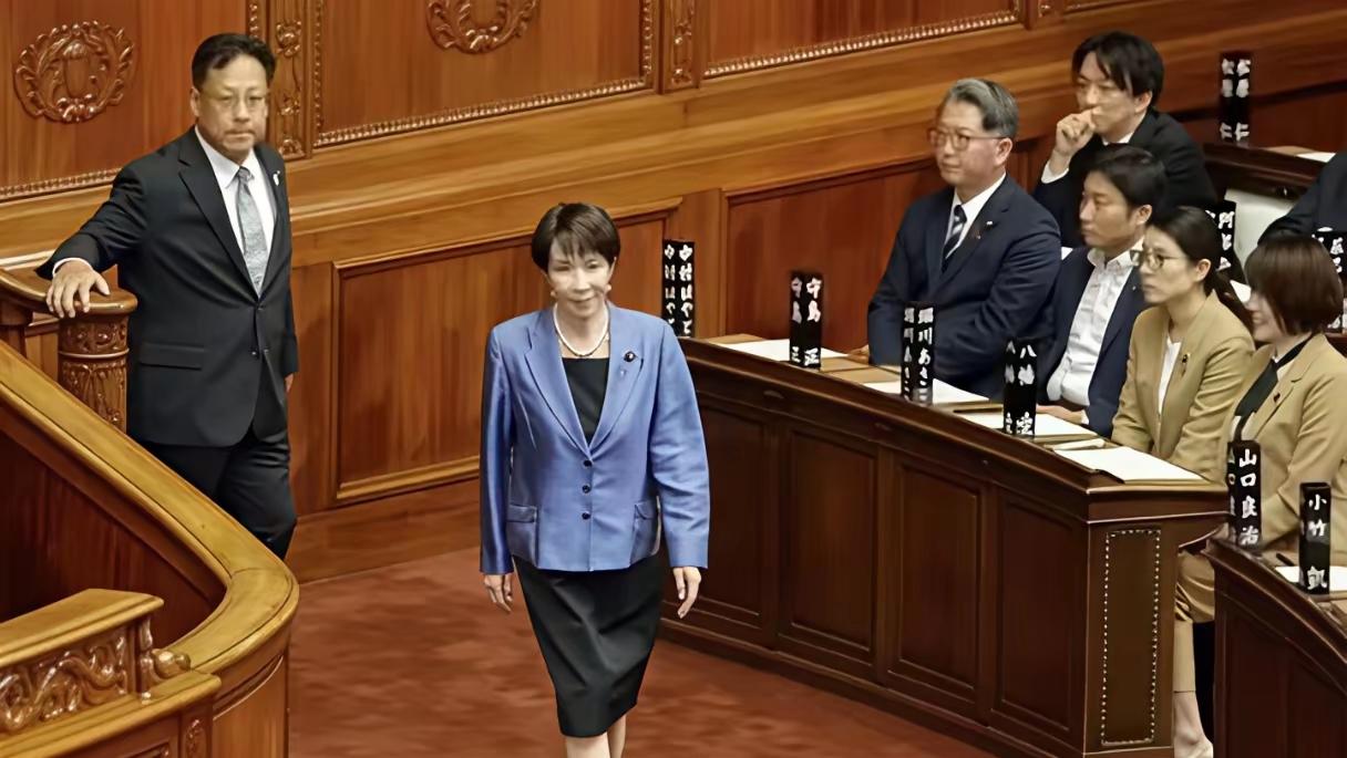 日本女首相高市早苗不正当言论引起了中方地担忧，这时候对台湾的局势表示强硬，而且又