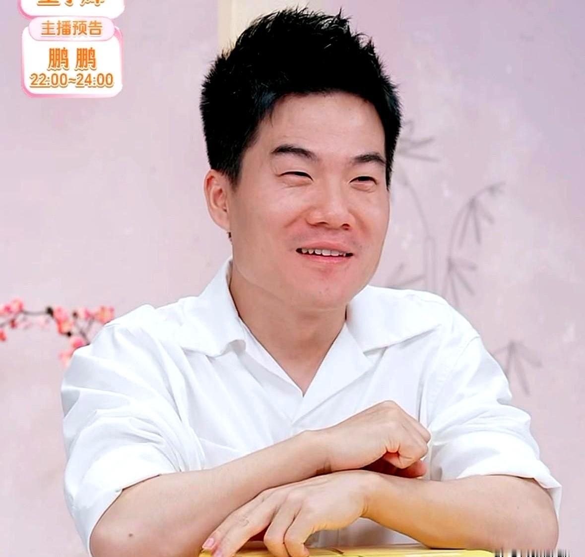 网友真是哪壶不开提哪壶，本来宇辉对于今晚上播就耿耿于怀，结果网友问宇辉：“端午节