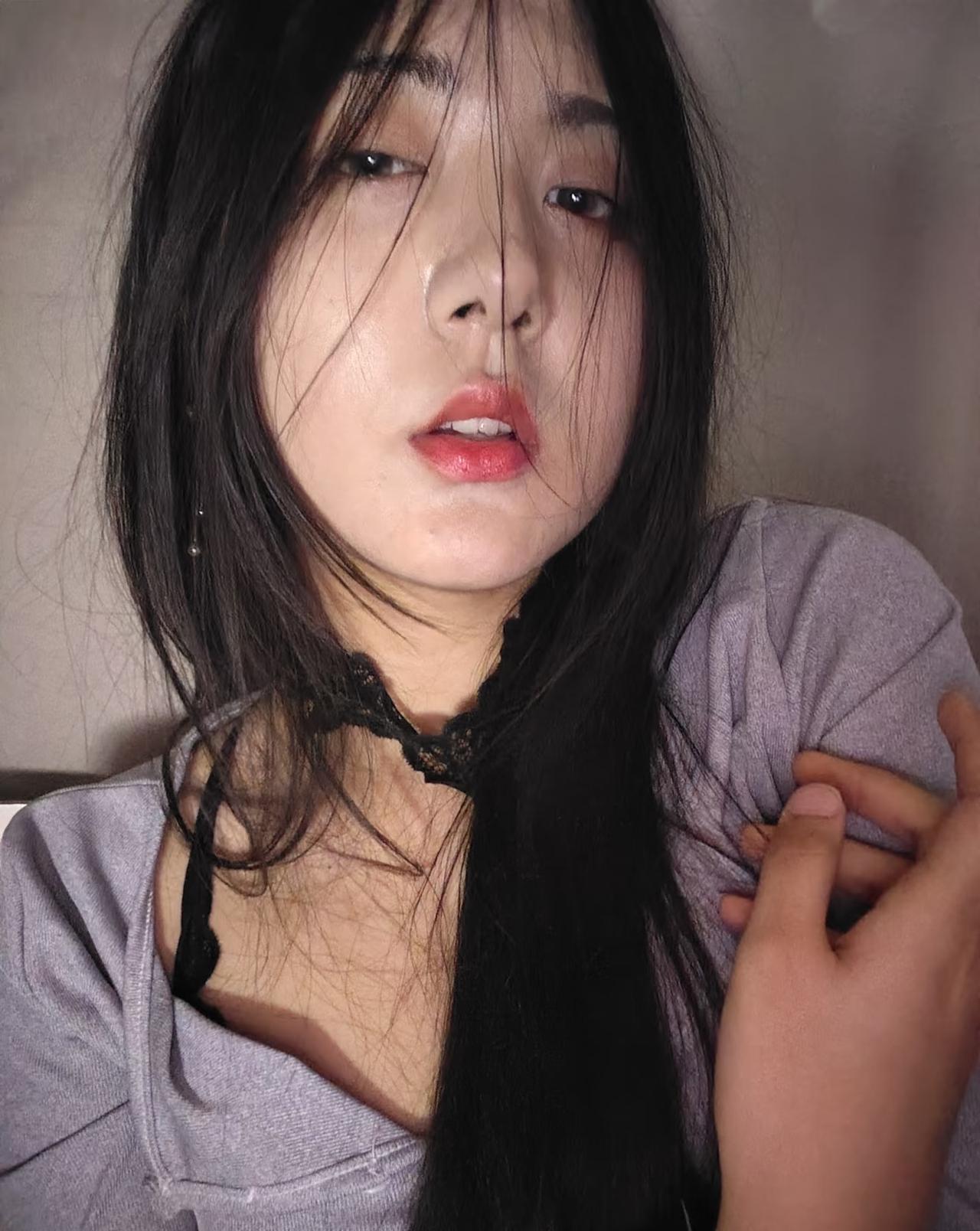 哎呀不小心喝多了献丑了[捂脸哭]高清美女聚会宿醉