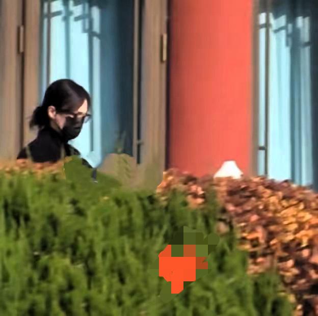 唐嫣再一次印证了，多读书真的有用！​全网都传她跟罗晋离婚了，但她只用了一个行