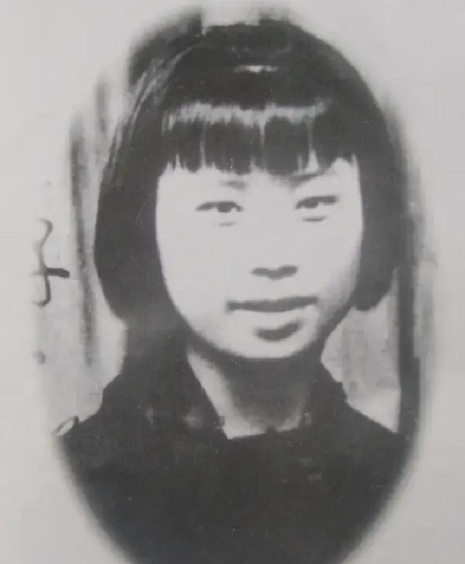 “我不管你是不是共产党，只要你肯做我的小老婆，我马上放你出去。”1941年，陕西