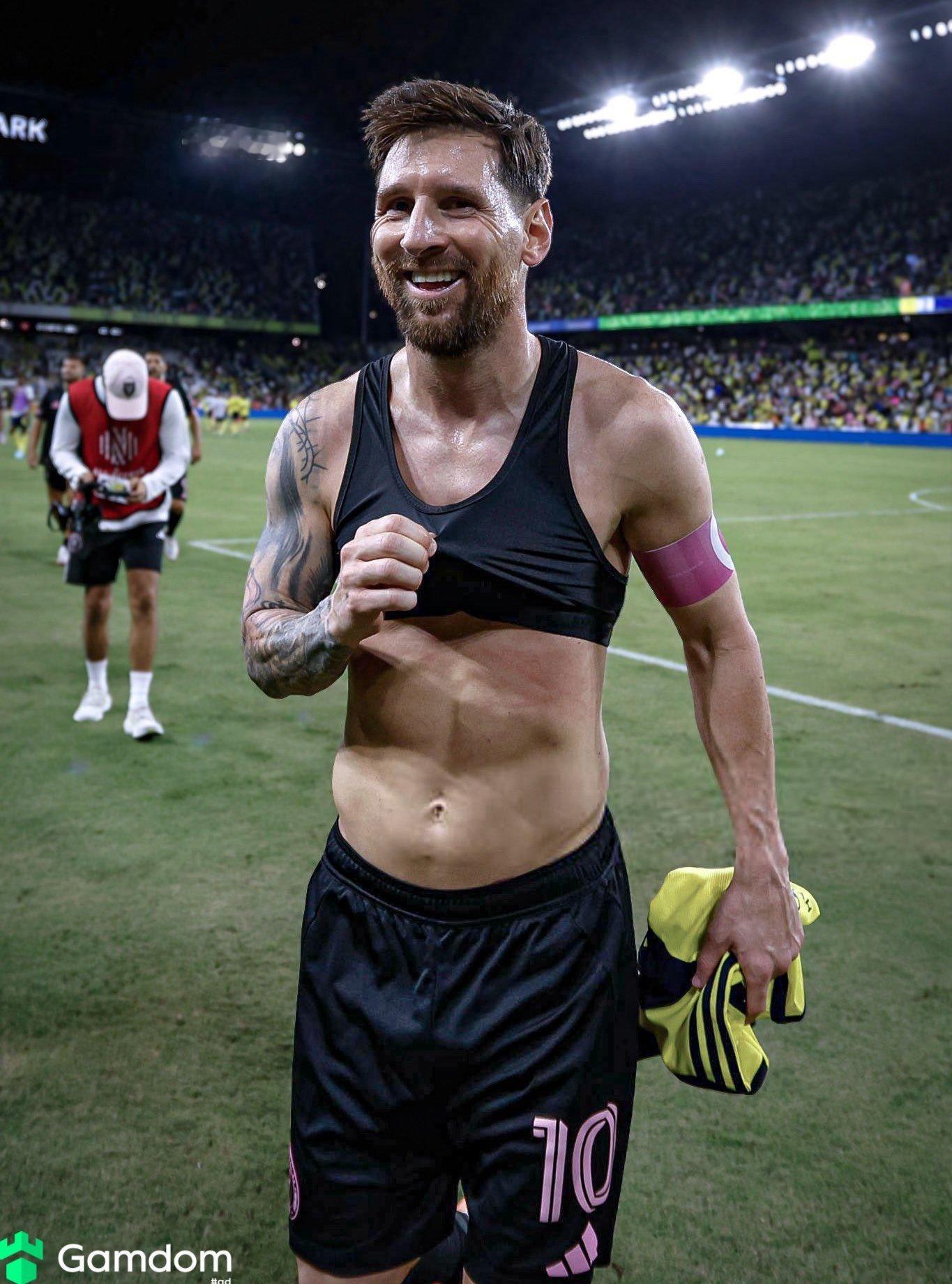 👑在足球历史上，共有471名球员赢得过世界杯冠军。其中，只有