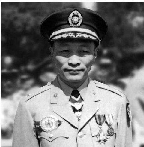 撤离台湾16年后，军统大将接任中统高层，陈立夫感叹三十五年心血付诸东流！194