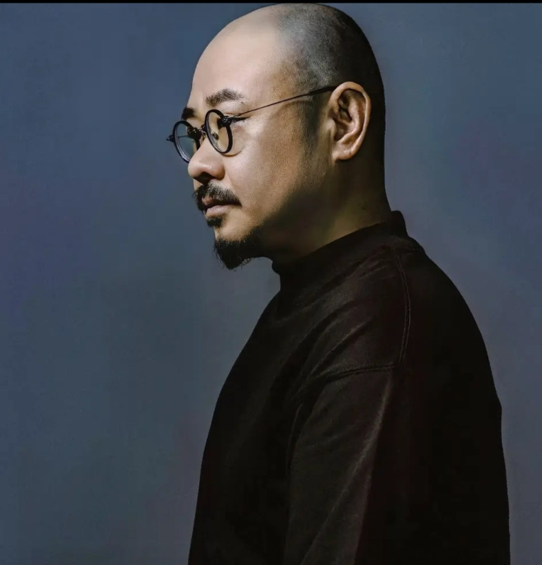 刀郎斩获六项华语金曲奖！！！1、年度艺人宝座2、年度最佳国语歌曲3、年度最