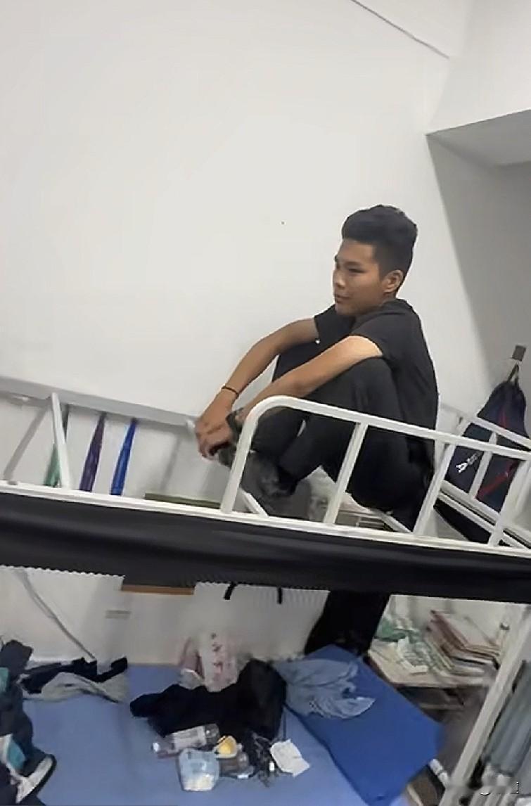 千万别小瞧做短视频的，这帮人里鬼点子就是多。就问你能想到这吗？
