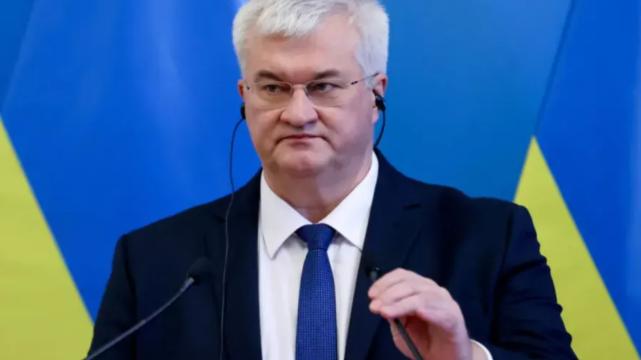 乌克兰外长宣布：凡购买俄罗斯石油的国家，不得参与乌克兰重建。 说这话的是安德