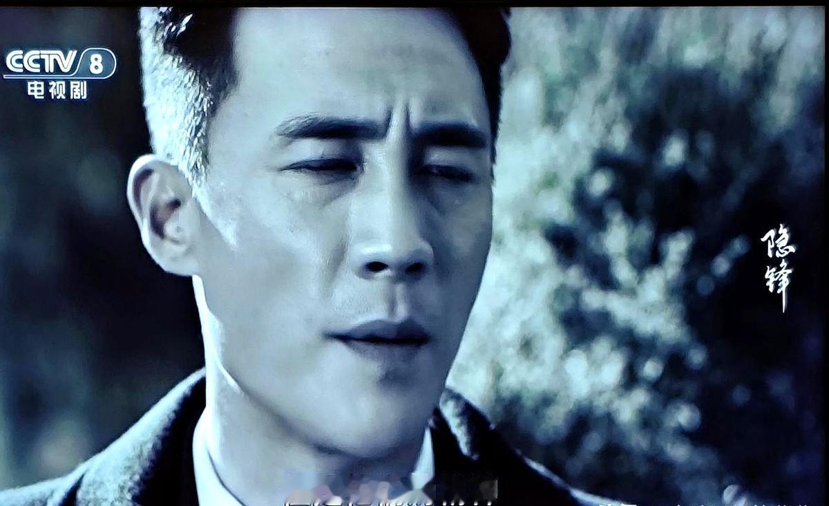 CCTV8那部争议不小的谍战剧《隐锋》终于播完了，评论区又炸锅——男主杜淳咋能用