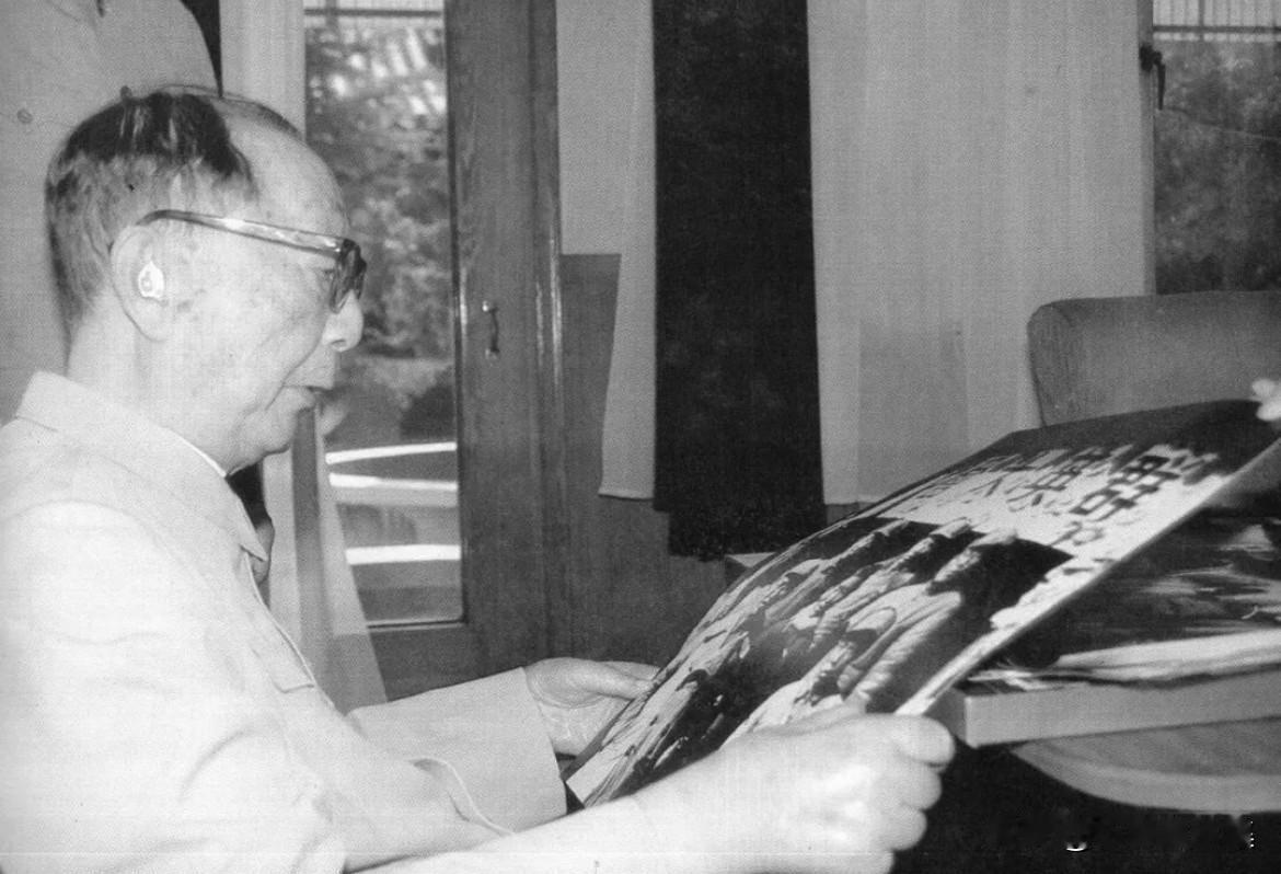 上世纪八十年代，聂荣臻已进入耄耋之年（1980年81岁，1989年90岁），担任