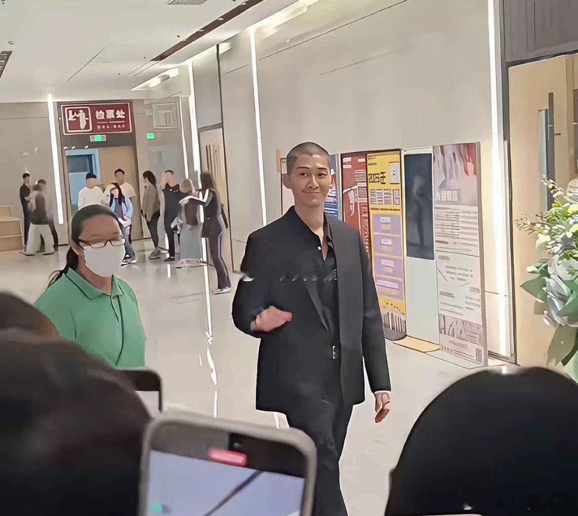曾经的顶流男星张翰，怎么变成这样了