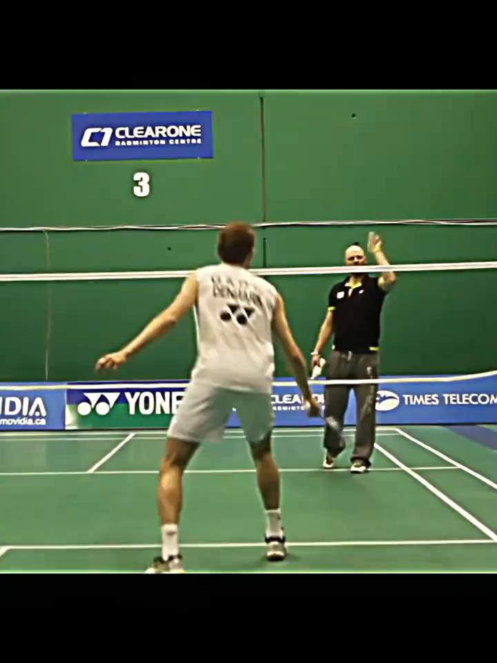 玩双色球，玩菠菜赛马的快餐，劳力士的劳力士，吃快餐开香糖和手足玩半山头，玩的是荣