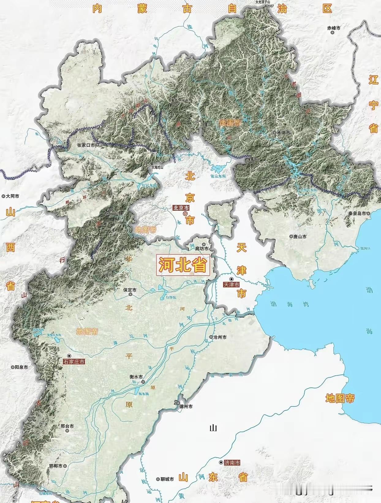 有网友将河北省的地图用一个炸鸡腿来形容。从形状上来说，炸鸡腿确实还挺像河北的。只
