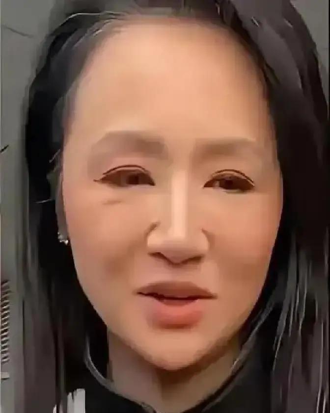 凌晨三点，曹颖拔掉化疗管冲进直播间，三小时卖出多少口红？我看到这条新闻时，后背