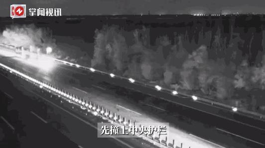 “匪夷所思！”近日，山西，一位男子骑着摩托车在省道上行驶时，突然因为意外发生了事