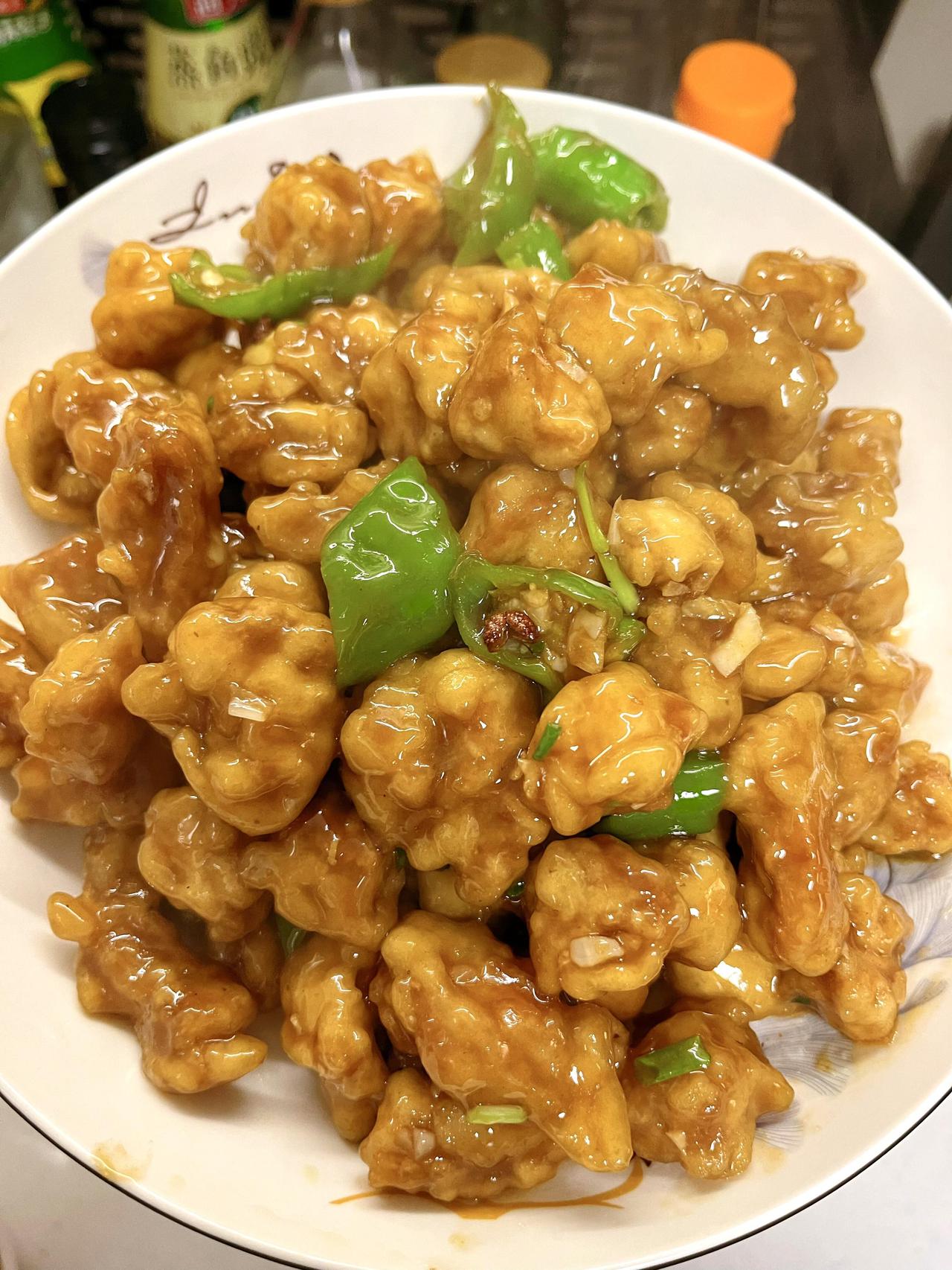 东北工薪族最常吃的10道下酒菜1素杂拌2辣炒鸡架3黄瓜拌花生米4辣炒