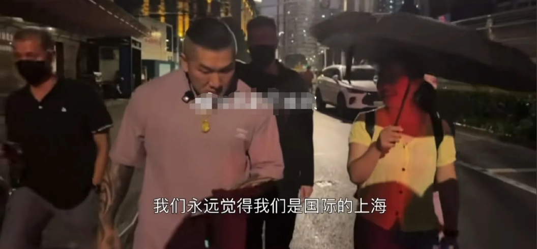 昨天，一位上海女导游在向台湾一名网红介绍时说：我们从来没有觉得我们是中国的上海，