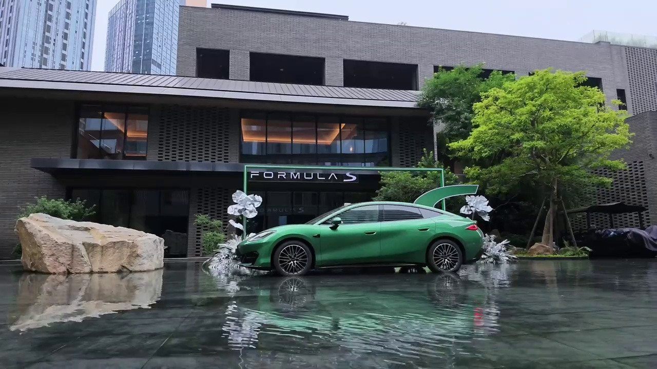 小场地也可轻松漂移，方程豹方程S动态体验