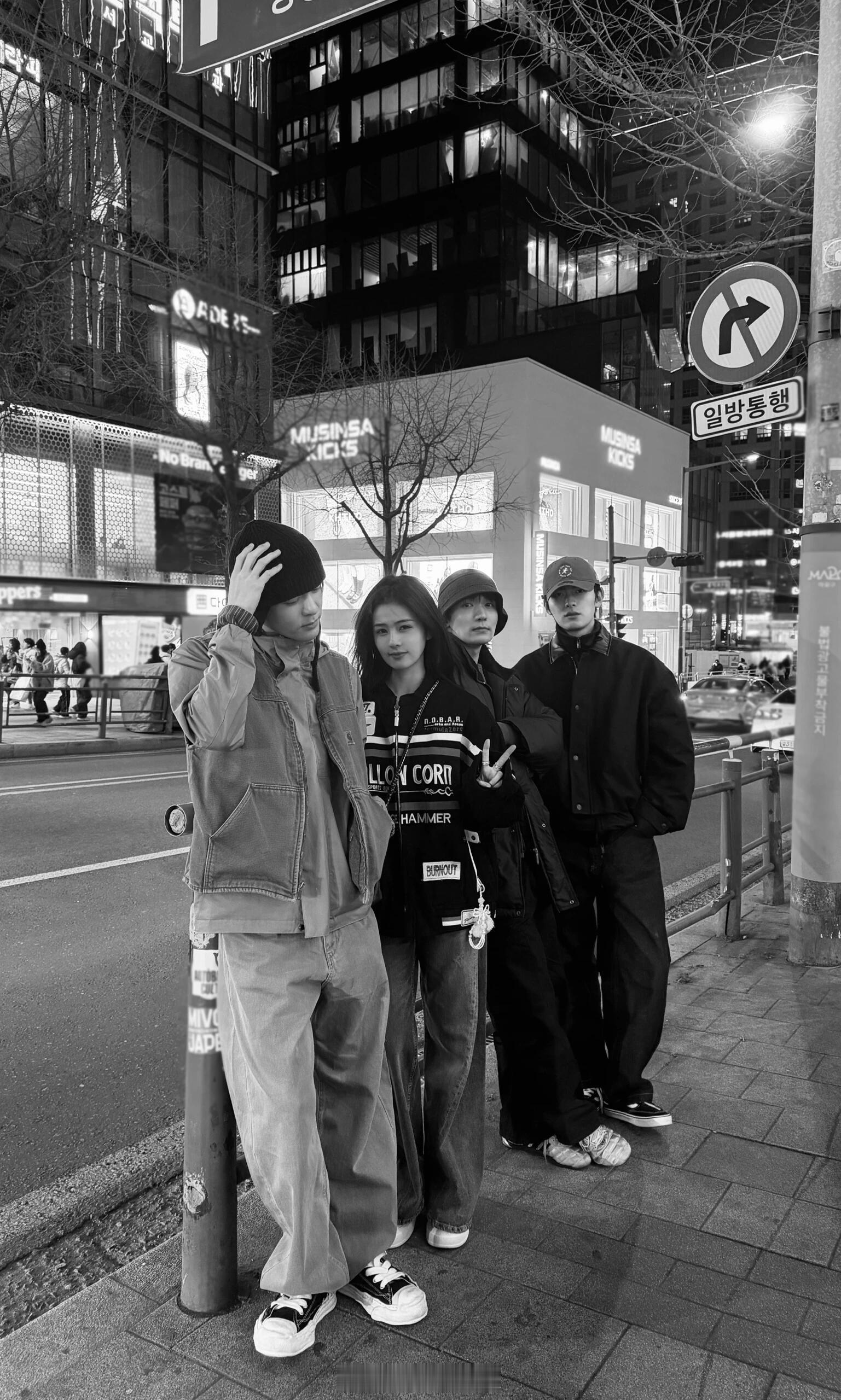 白鹿曾舜晞陈鹤一梁永棋旅行照旅行青蛙寄来明信片