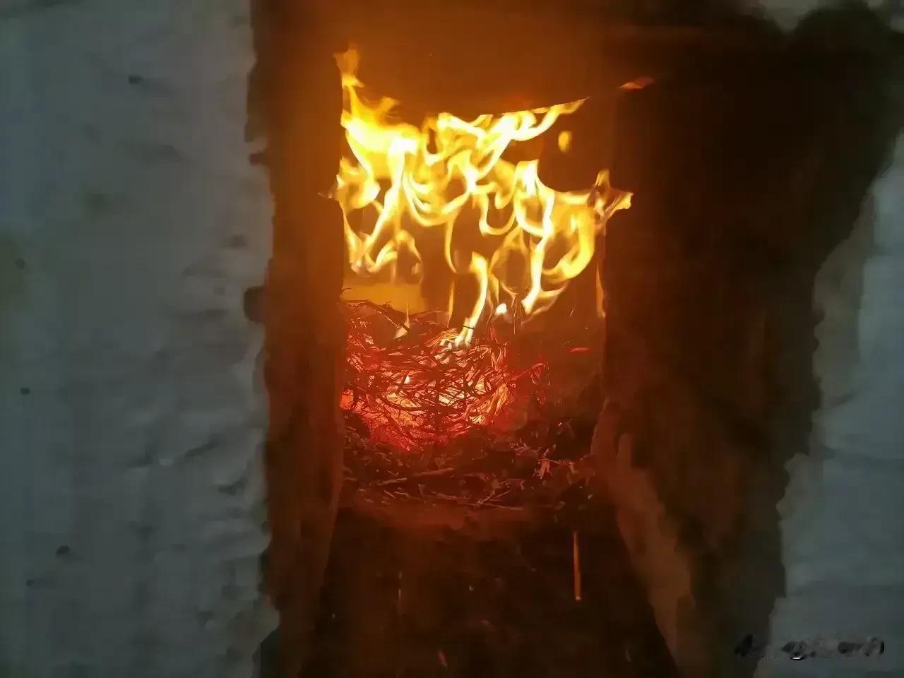 上海的黄梅天果然名不虚传，一大早~松江这雨势，就感觉，天空像跟神仙打了一架，