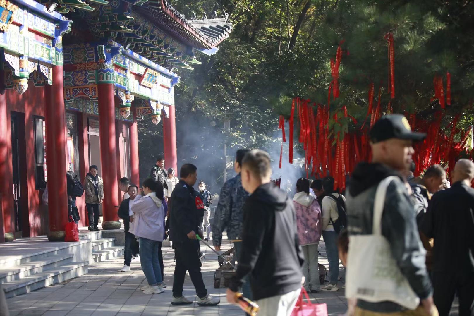 五月短途游首选辽宁铁刹山真心推荐给喜欢自驾出游的朋友，辽宁铁刹山不仅自驾路线顺畅