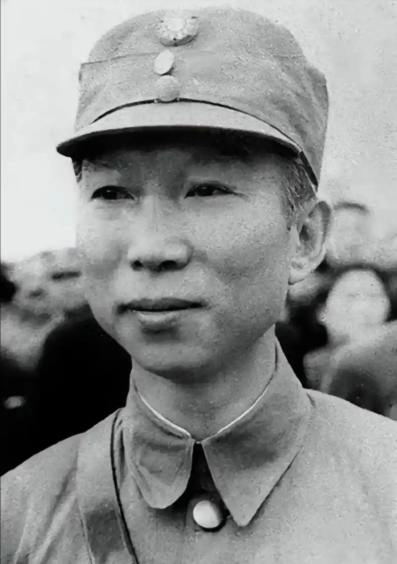 高寿的国民党著名军事将领。1949年退守台湾后，有些国民党著名高级军事将领实现高