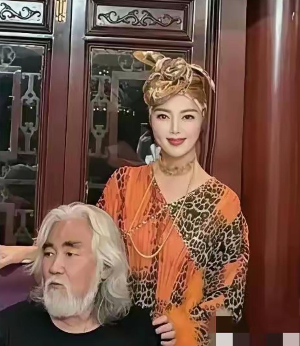 张纪中过74岁生日时，大姨子杜星仪给妹夫过生日，精心打扮了一番，姐姐好有气质，优