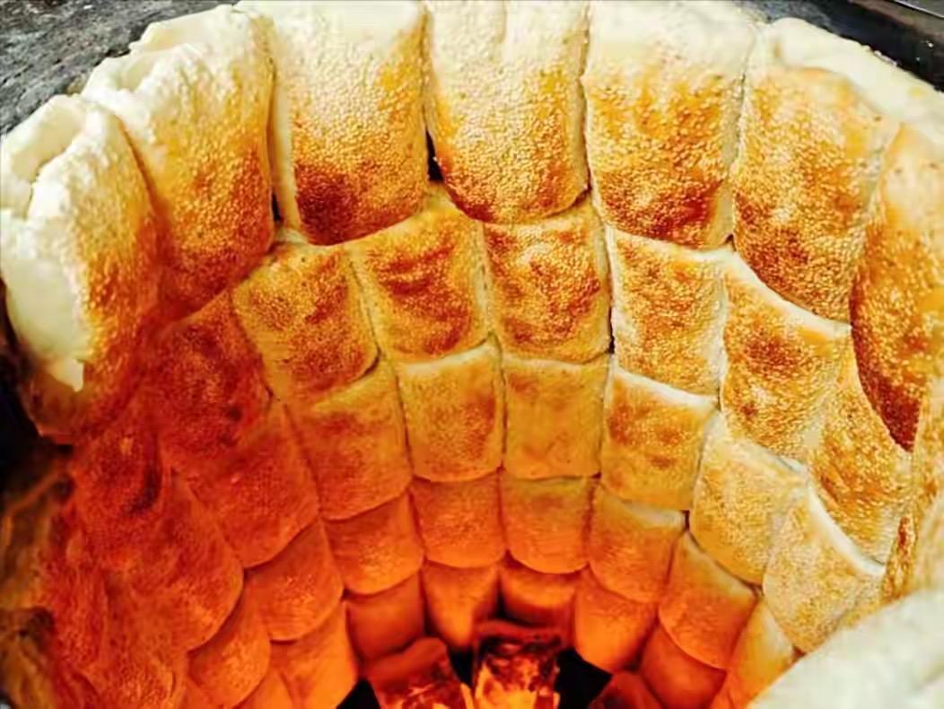 石家庄“10大特产”，你吃过几个1、牛肉板面2、缸炉烧饼3、金凤扒鸡4