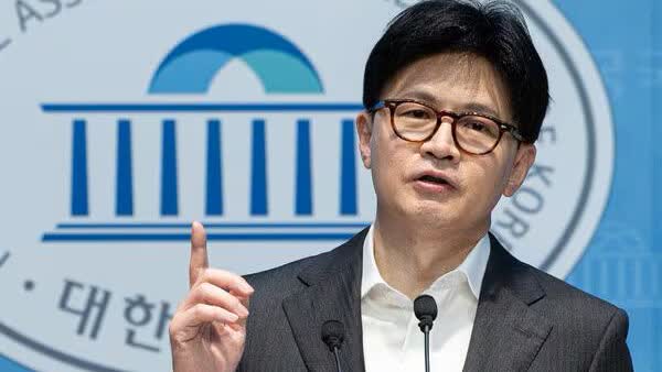 27日，韩国国民力量党前党首韩东勋针对李在明总统对朝汇款事件，明确表示将以诬告罪