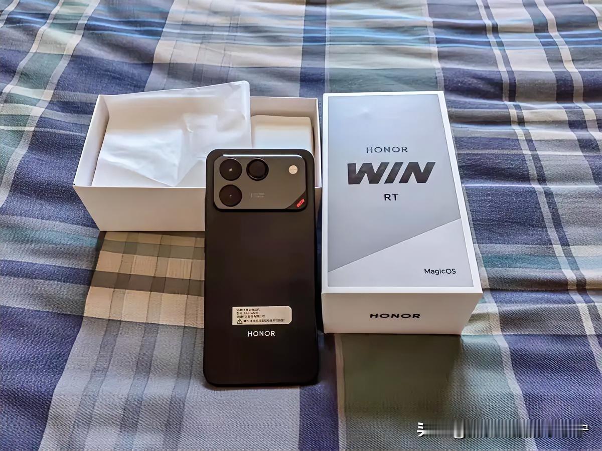 很多手机博主都在说，手机要涨价了。由于上下供应链的原材料都在涨，所以成品手机也会