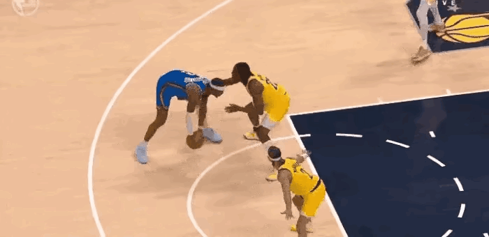 球迷吐槽说这就是NBA赢球的法宝[笑着哭]​​​