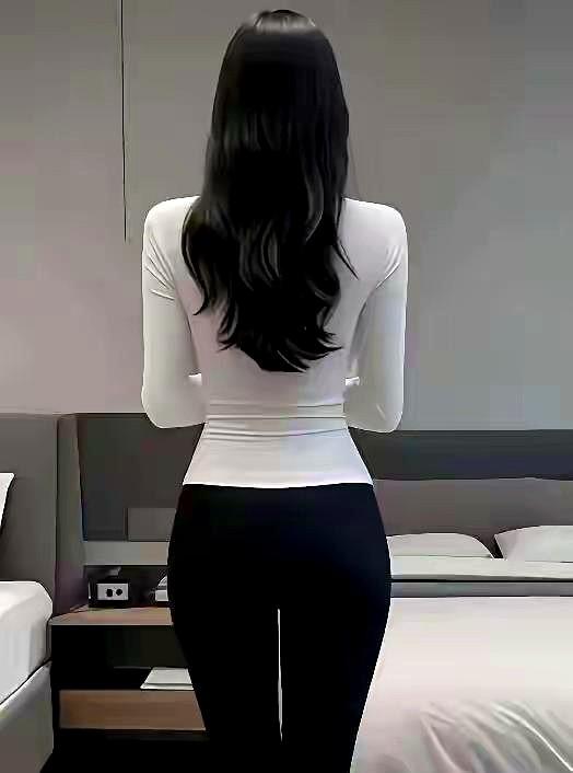 做完紧缩手术一周，意识终于迎来转折点，肿胀慢慢消退，疼痛感减轻。行走姿态感觉正