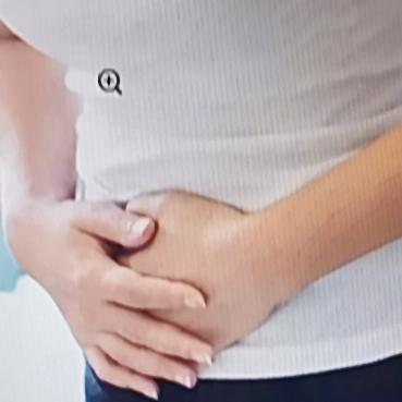 睡前坚持揉腹真的好处多多！一段时间后，第一个惊人变化就是肠胃功能改善了。我之前消