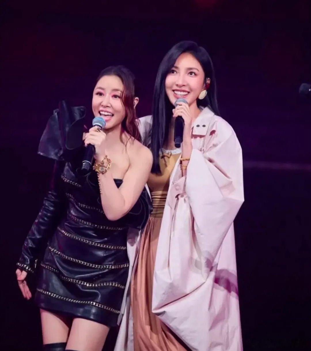 林心如惊喜现身张清芳慈善演唱会，同台集结张清芳、陈嘉桦、杨谨华、林熙蕾一众女星，