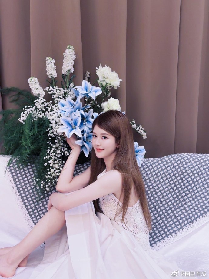 赵露思最新营业照