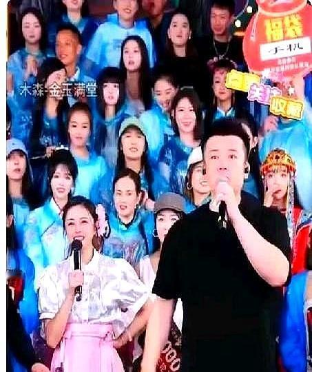 3年搭档，说散就散昨晚红豆直播，素颜出镜，眼皮肿成一条缝。她对着镜头一句一