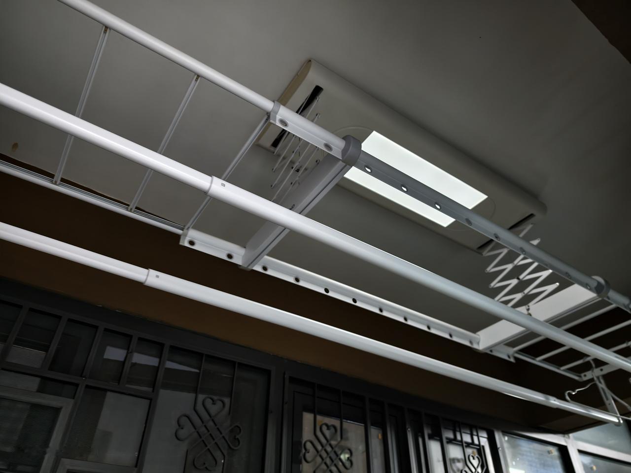 用邦先生的智能晾衣架6年了，发现平板灯亮度只有原来的10%，还是不是一闪一闪的，