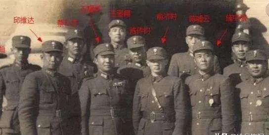 孟良崮战役之后，在俞济时和王耀武的坚持下，蒋介石重建了74师。师长是出身黄埔四期