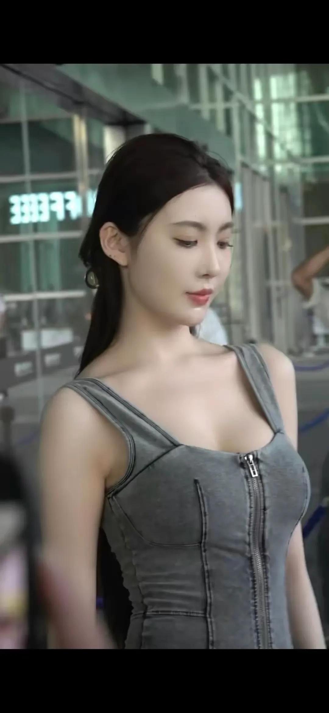 倾国倾城的绝世美女，不会让你失望！