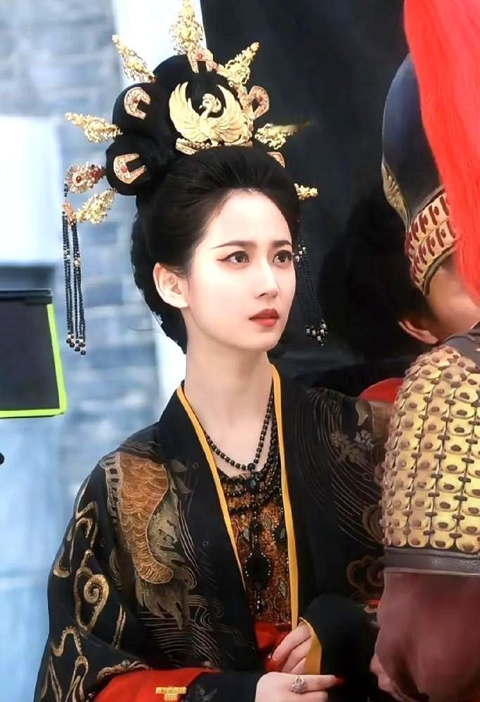 “要是陈钰琪不大爆特爆，就是我的失败！”于正这话放得真够狠。这姐们儿的资