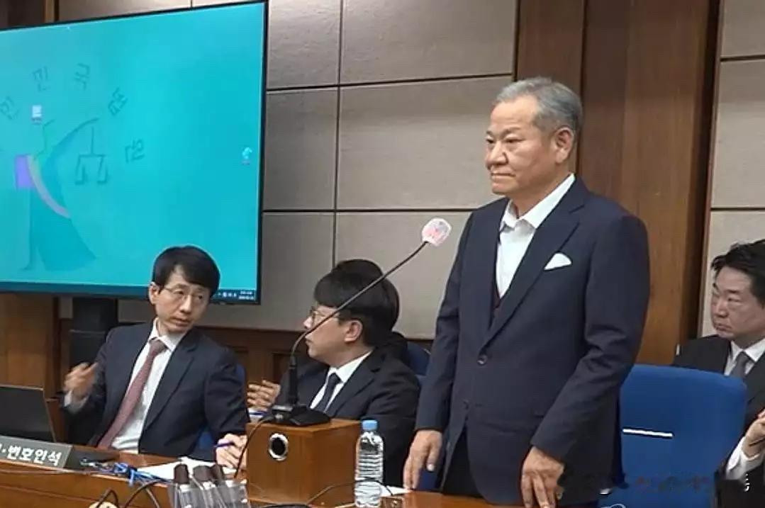 韩国前行政安全部长官李祥敏一审被判7年，宣判结束后，特检组检察官张佑诚表示：“对