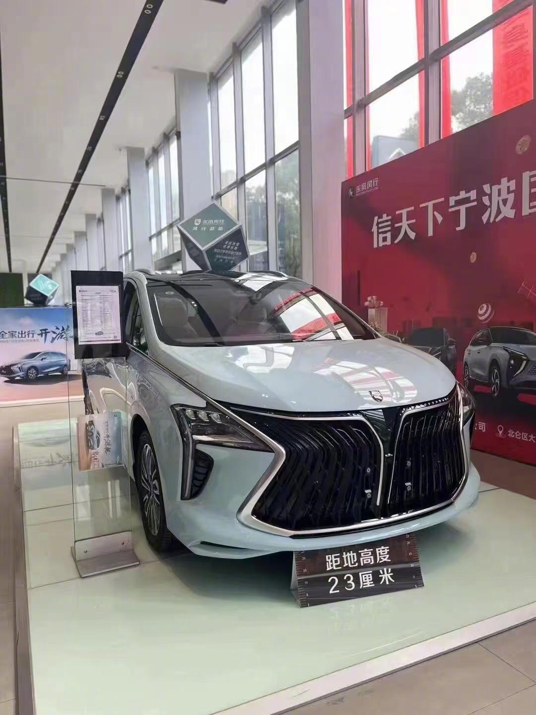 最喜欢它的灵活空间，第三排能全平放倒，露营时装备随便装，混动模式油耗还特别友好，