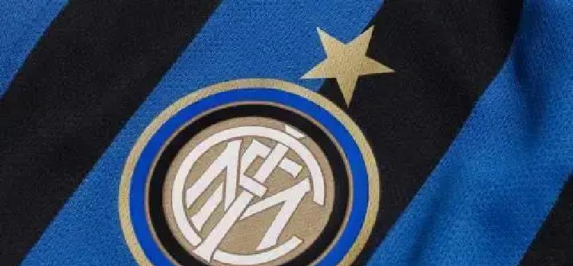 AC米兰正准备把自家的城墙砖，一块块拆下来卖掉。标价7000万的法国国门迈尼昂