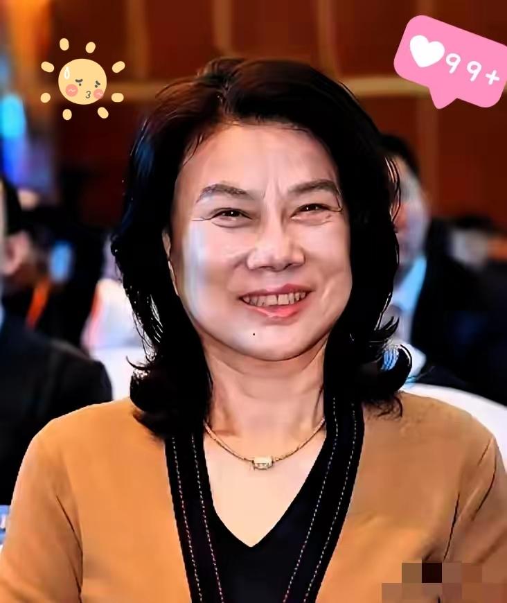 现在想想，董明珠那声吼，真是吼出了中国制造业的骨气。​美国开利当时是世界五