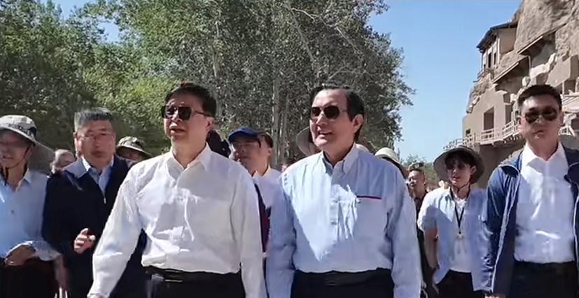 马英九在“统一”议题迈进一步。新加坡《联合早报》今日报道：“正在中国大陆访问的马