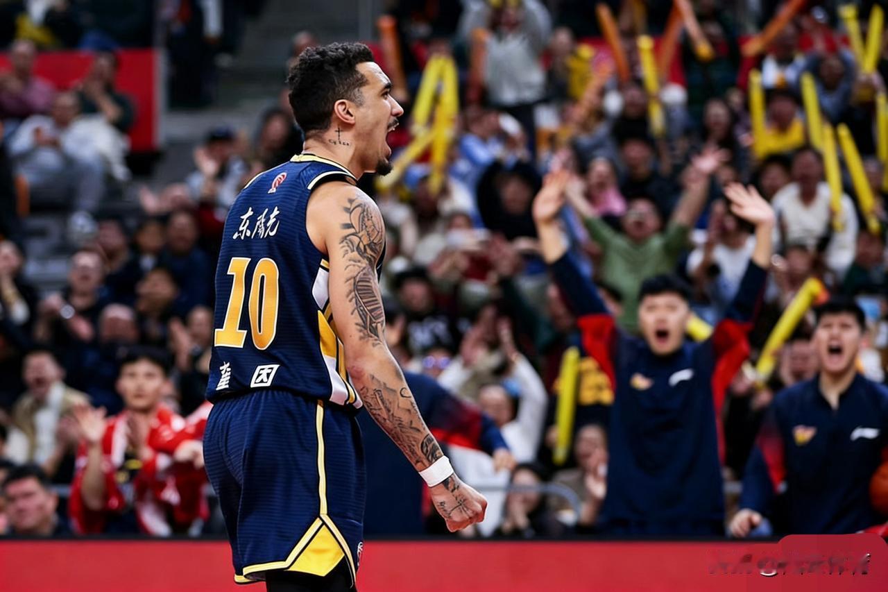 广东89-81吉林，几点观感：⒈萨林杰护框弱，篮板保护不力，尽显老态，反而成