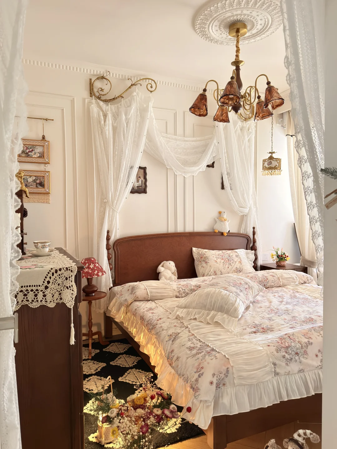 朋友说，我的卧室装出了一种经济上行的美！