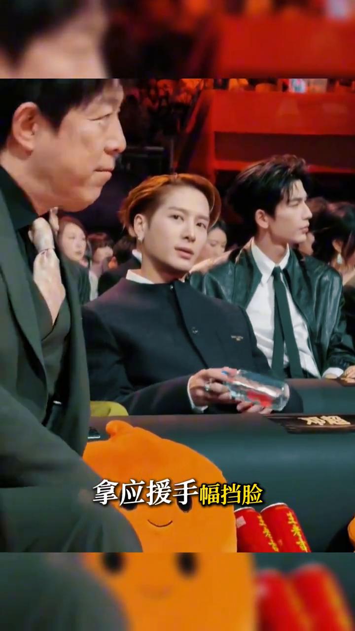 每一步都算数。白玉兰视后奖杯还没捂热，热搜已经给她安排了5个"爱而不得"的男人