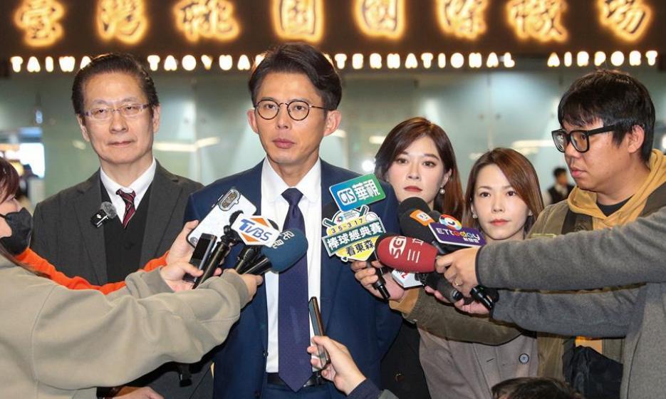 这招非常厉害！黄国昌带着“筹码”窜访美国，国民党或遭背刺！1月11日民众党主席