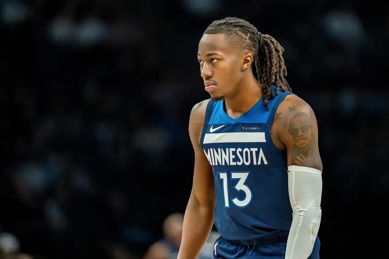 森林狼新星道苏姆季后赛4场比赛表现！！！上场28分钟，投篮10中5，三分球